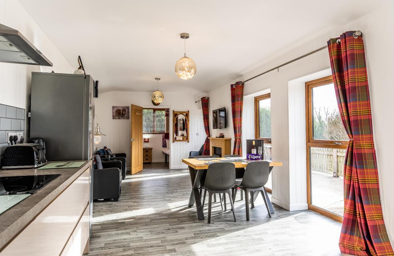 Fairview Farm Holiday Accommodation 14 Luxury Lodges, Cabins, Dog Friendly, Suitable For Couples, Families And Groups, Wedding Guests , Corporate Events, Sleeps 2-65 Guests In Ravenshead, Nottingham Near Sherwood Forest, Set In 88 Acres Εξωτερικό φωτογραφία