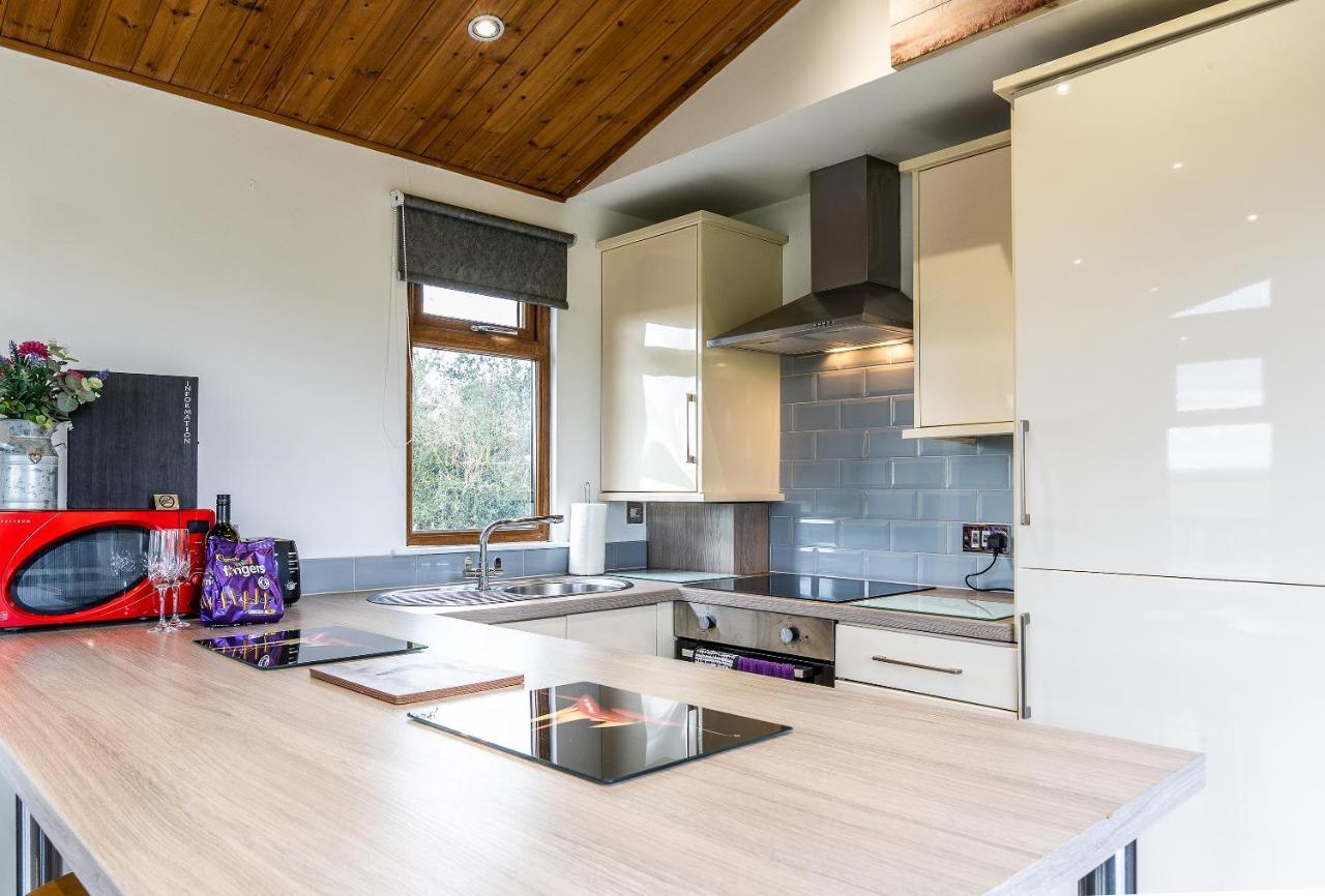 Fairview Farm Holiday Accommodation 14 Luxury Lodges, Cabins, Dog Friendly, Suitable For Couples, Families And Groups, Wedding Guests , Corporate Events, Sleeps 2-65 Guests In Ravenshead, Nottingham Near Sherwood Forest, Set In 88 Acres Εξωτερικό φωτογραφία